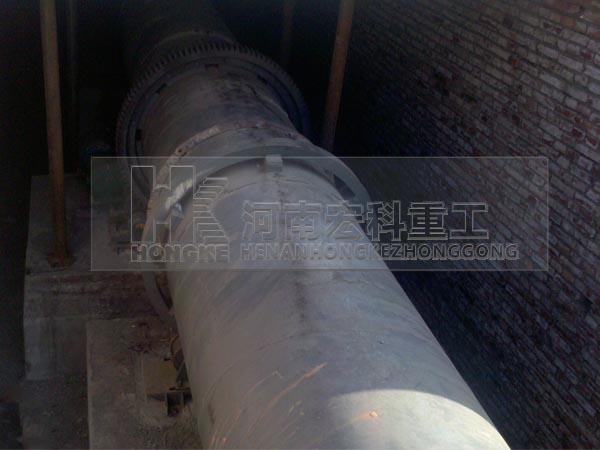 新疆哈密雙段陶?；剞D窯生產現場